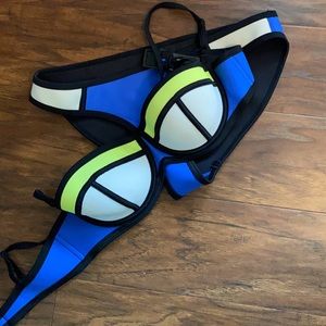 Triangl bikini size small